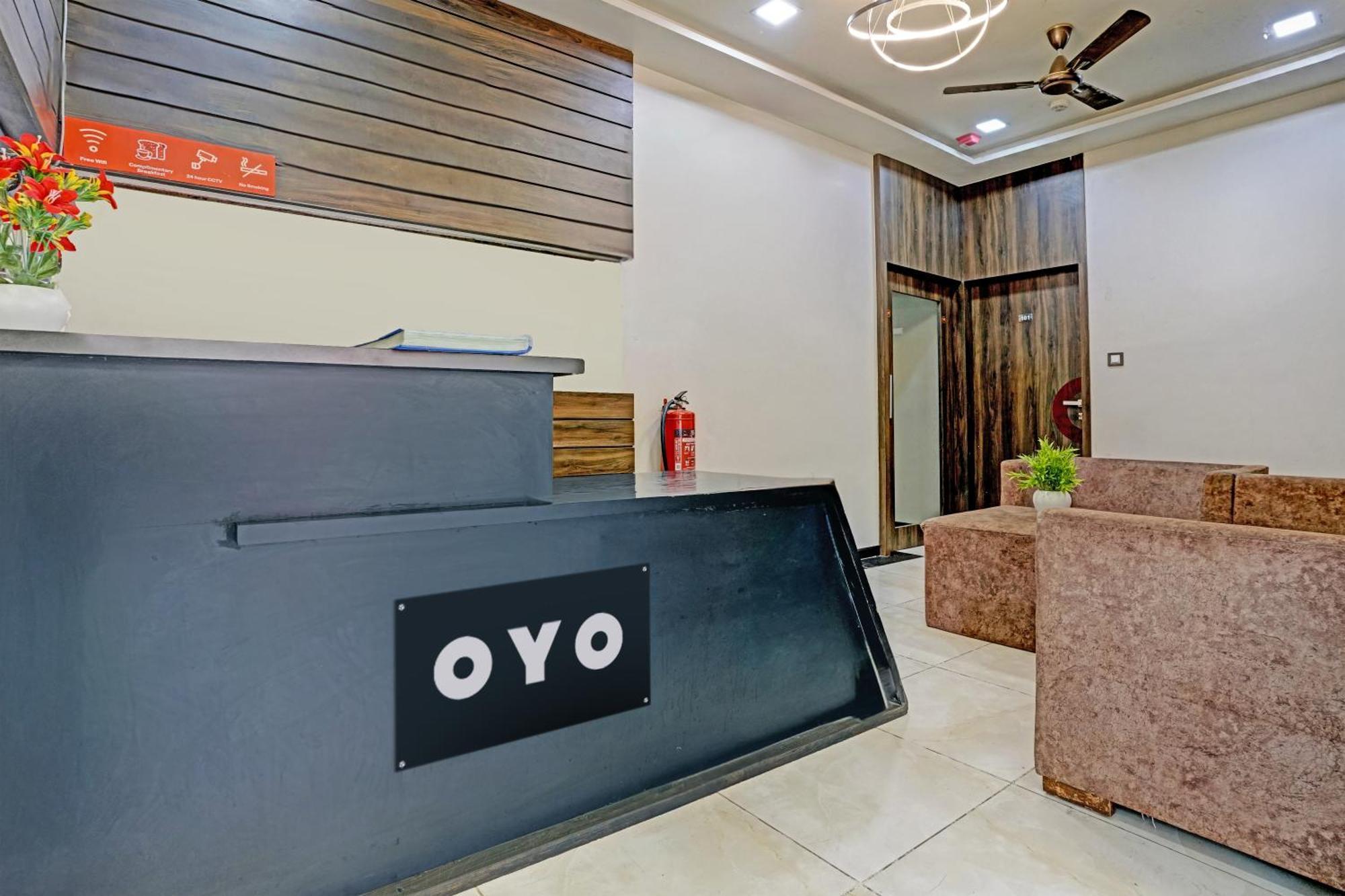 Hotel O Blue Inn Residence Near R City Mall Мумбай Екстериор снимка