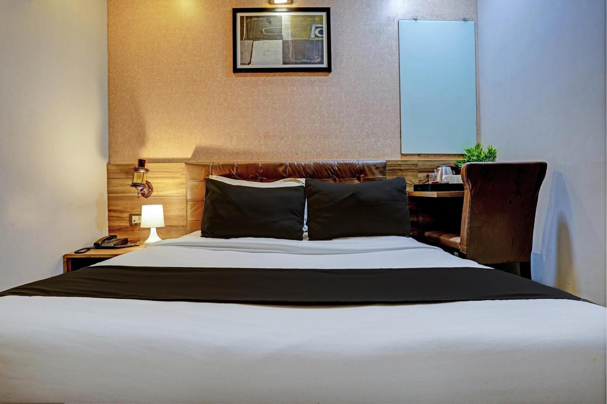 Hotel O Blue Inn Residence Near R City Mall Мумбай Екстериор снимка