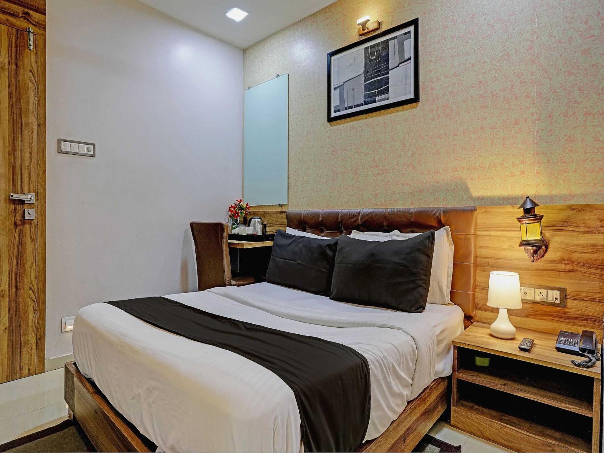 Hotel O Blue Inn Residence Near R City Mall Мумбай Екстериор снимка