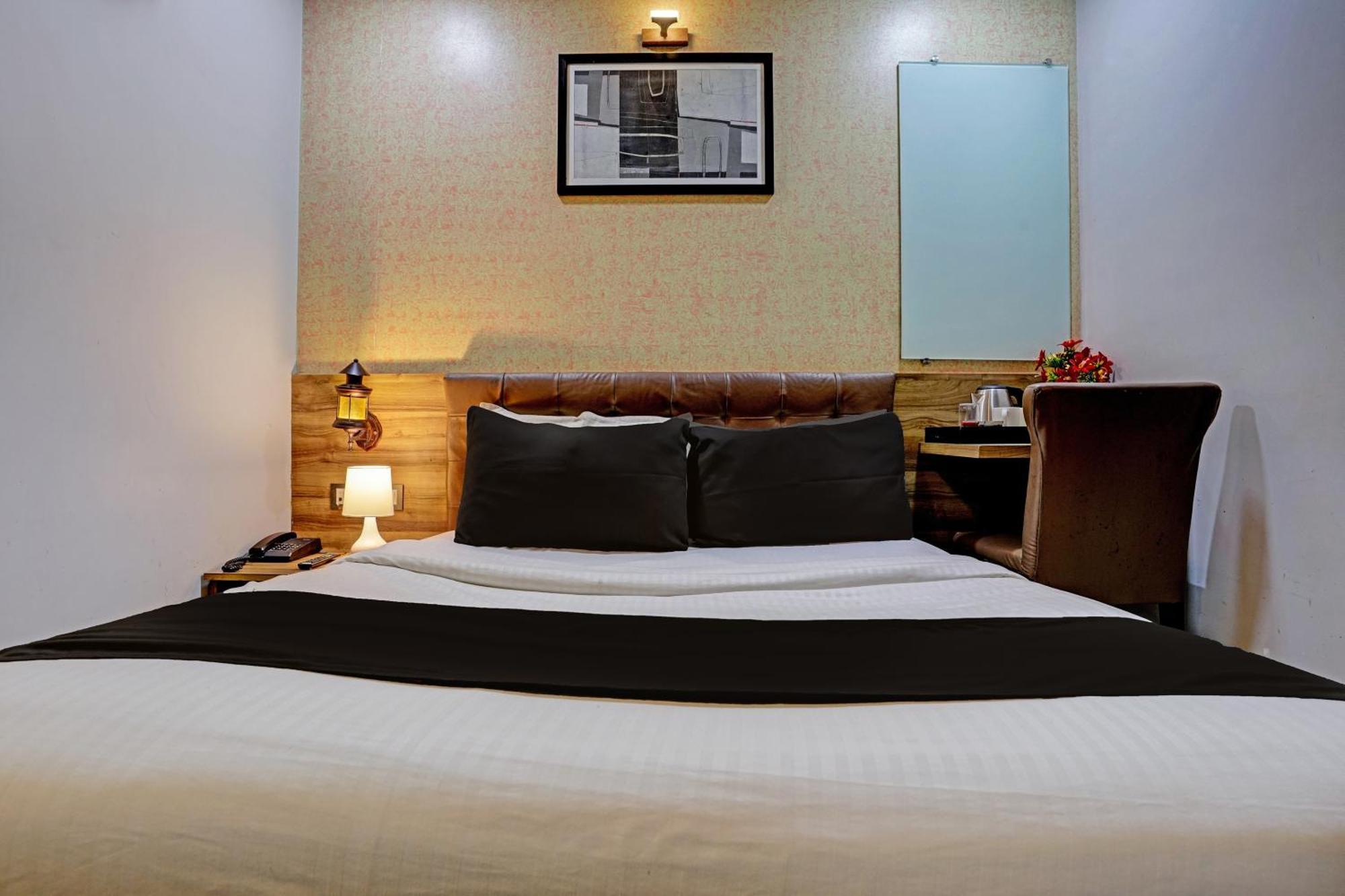 Hotel O Blue Inn Residence Near R City Mall Мумбай Екстериор снимка