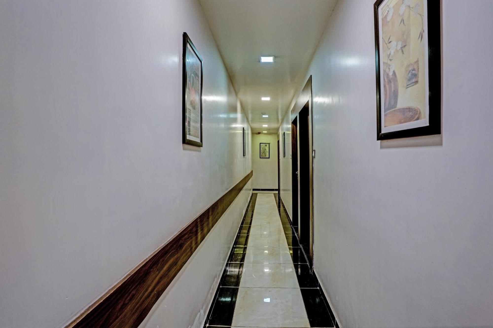 Hotel O Blue Inn Residence Near R City Mall Мумбай Екстериор снимка